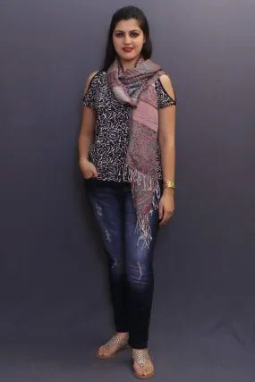 Delicate Wrap Along With Stripes Pattern Looks Elegant When Team Up With Denims Or Suit.