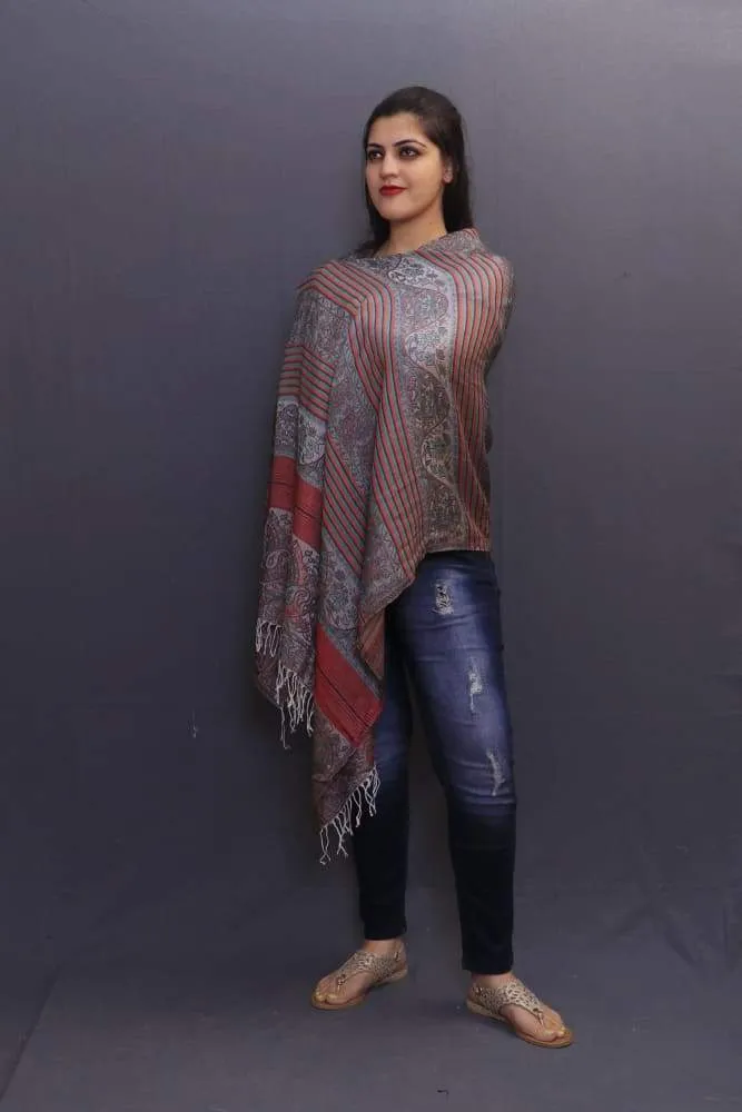 Delicate Wrap Along With Stripes Pattern Looks Elegant When Team Up With Denims Or Suit.