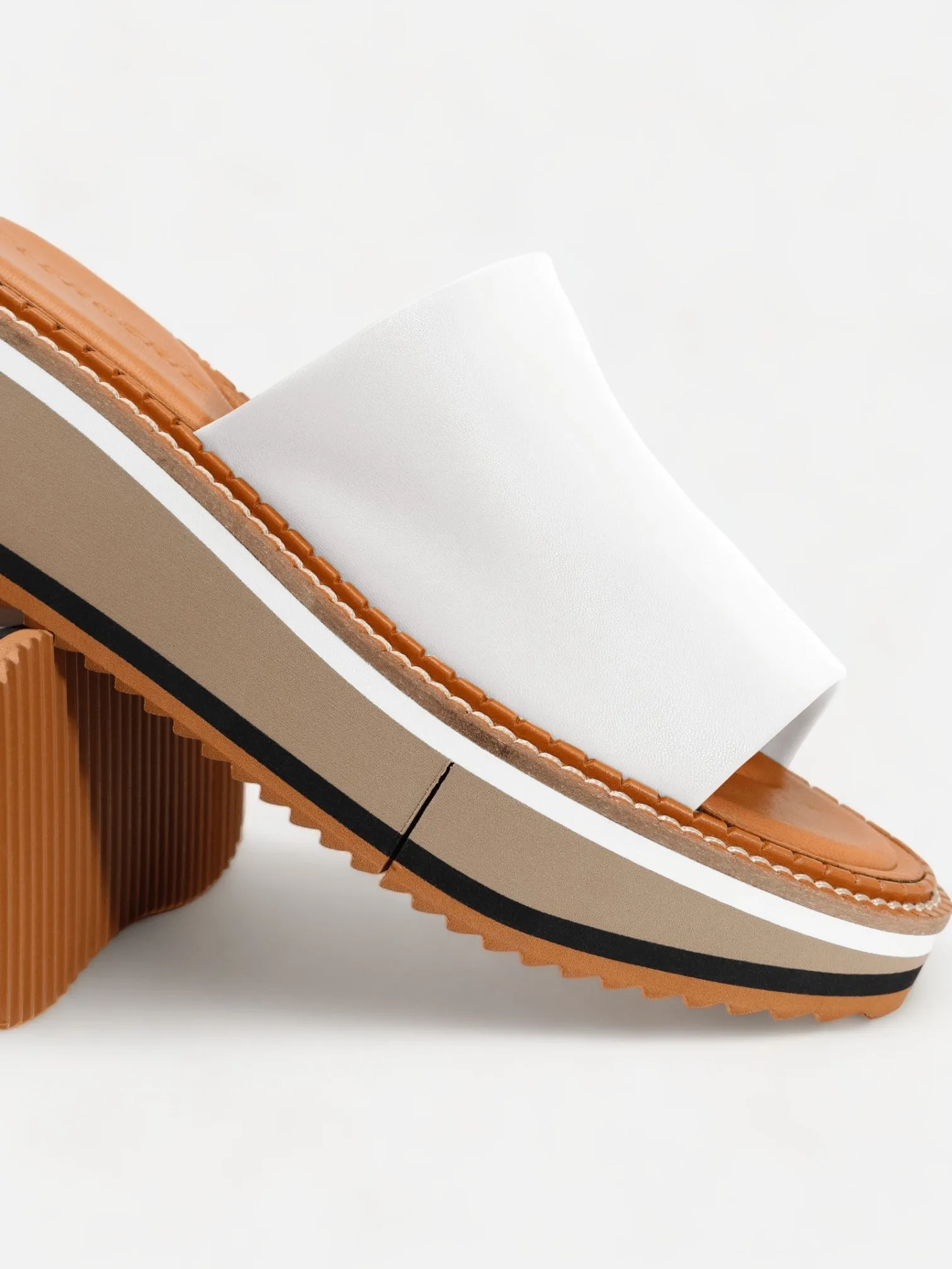 FAST, white || OUTLET